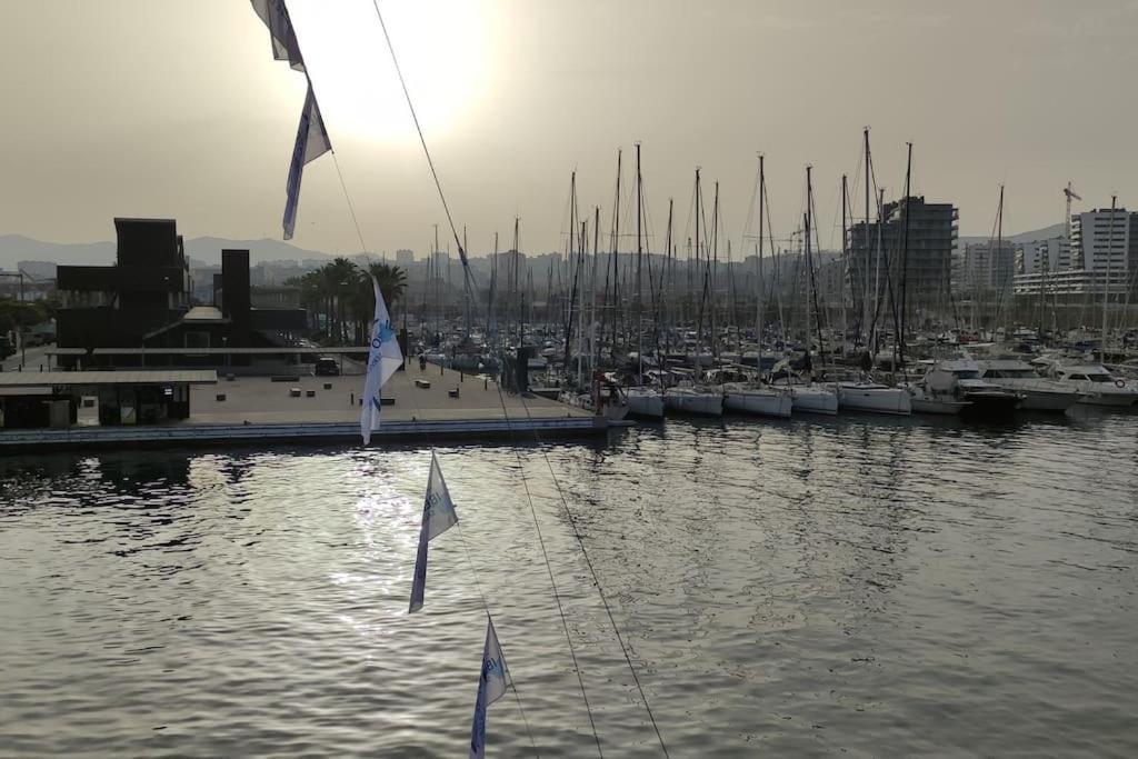 فندق Precioso Barco En Barcelona بادالونا المظهر الخارجي الصورة